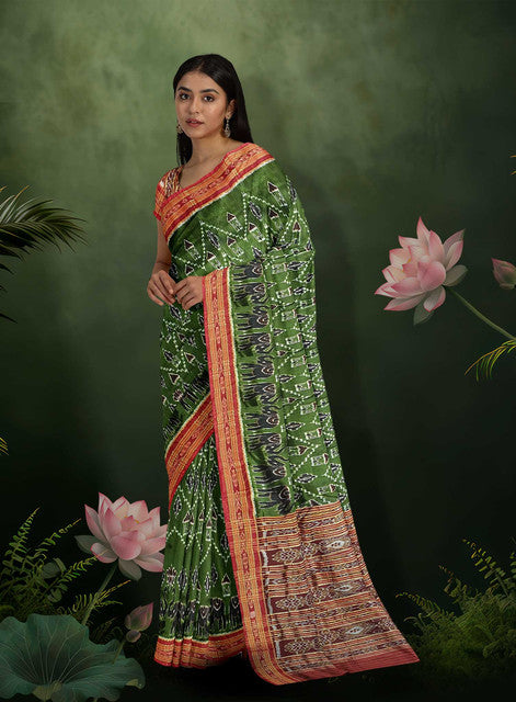 GREEN & RED Khandua Silk Saree – Handwoven Body Bandha with Red Bandha Pallu – Traditional Odisha Saree for Festive & Wedding Wear